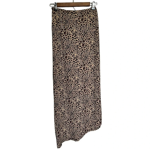 Shein • SXY Leopard Print Twist Detail Skirt - Picture 2 of 8
